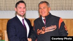 Туран Апакай (с) Рөстәм Миңнеханов. attasf.org фотосы