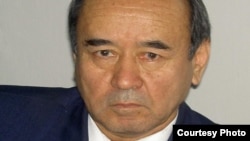 Махмуд Юлдашев.