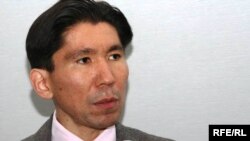 Саясаттанушы Досым Сәтпаев