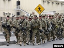 Солдаты 23 батальона в Международном транзитном центре