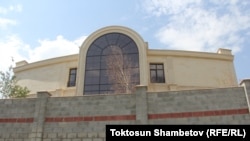 Атамбаевге таандык делген үй.
