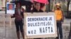 Протест групи вірмен у Празі проти візиту президента Азербайджану Ільгама Алієва і використання азербайджанської нафти, архівне фото, 2012 рік