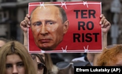 Родичі та друзі захисників «Азовсталі» вимагають визнати Росію державою-терористом після вбивства українських військовополонених у в’язниці в Оленівці на окупованій частині Донеччини. Київ, 4 серпня 2022 року