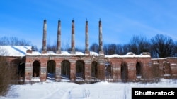 Стародубщина. Руїни особняка українського аристократа козацького стану, державного діяча Російської імперії Петра Завадовського (1738–1812) у Ляличах Суразького району