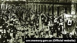 Маніфестація українських моряків у Севастополі, квітень 1918 р.