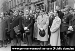 Франц фон Папен, Адолф Гитлер жана Йозеф Геббелс. Берлин шаары. 1933-жылдын марты.