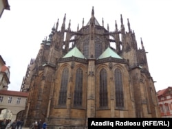 Курулушу 600 жыл созулган Ыйык Вит кафедралдык чиркөөсү. Прага.