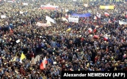 Під час зустрічі з Іваном Павлом Другим на іподромі, Львів,26 червня 2001 року