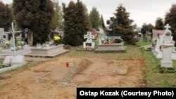 Так виглядає тепер місце на цвинтарі в селі Грушовичі Підкарпатського воєводства, де стояв пам'ятник воїнам УПА, 27 квітня 2017 року