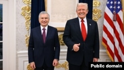 Президент Узбекистана Шавкат Мирзиёев и президент США Дональд Трамп в Белом доме. 6 ноября 2025 года