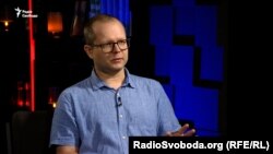 «Наприклад, в 1990-х роках, вже відповідно за незалежності, існувало офіційне представництво ФСБ при СБУ і навпаки» – Андрющенко
