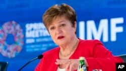 Однак МВФ поки не бачить «драматичного впливу» мит, які запровадив і якими погрожував Трамп