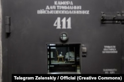 Камера, де утримуються взяті в полон двоє солдат КНДР