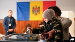 У Молдові, де проходили парламентські вибори, виборчі дільниці закрилися о 21:00