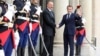 Президент Франции Эммануэль Макрон принимает в Париже президента Азербайджана Ильхама Алиева (архив)