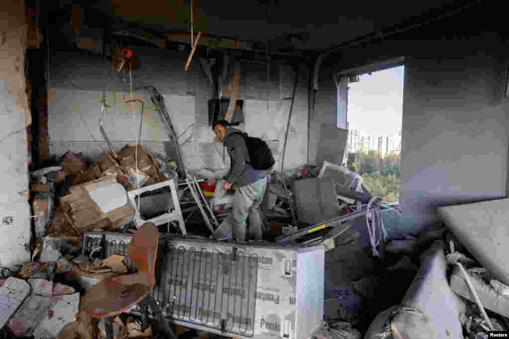 Квартира в Києві, пошкоджена ударом російського безпілотника