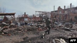 Орус аскерлери Суджа шаарында. Курск облусу, 13-март 2025-жыл.