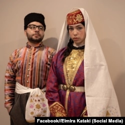 Роботи Ельміри на моделях