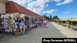 Торговые ряды в Феодосии, лето 2025 года