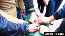 Сәдака салучылар