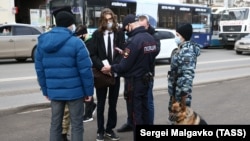 Rusiye muhalefetçisi Aleksey Navalnıynıñ destegine aktsiya, Aqmescit, 2021 senesi yanvarnıñ 23