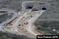 The highway has proved to be extremely expensive, with an average estimated cost of $23.8 million per kilometer.