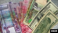 Aşgabat: Dollar ‘dowuly’ bilen ilteşikli dört adam tutuldy