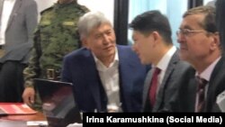Судебное заседание по кой-ташским событиям. 3 марта 2020 г. Бывший президент Алмазбек Атамбаев и адвокат Замир Жоошев.