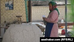 Daşogzuň bazarlarynda iki aýdan bäri unuň tapdyrmaýandygy aýdylýar.