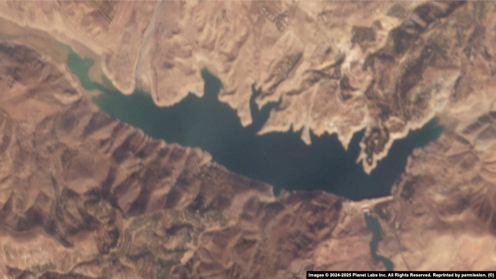 Ҳавз ё Кӯли Латиён дар наздикии шаҳри Лавосон воқеъ аст. Захираи обро барои Теҳрон ва минтақаҳои шаҳрии атроф фароҳам мекунад.