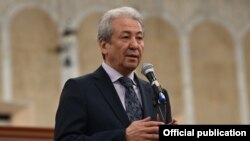 Адахан Мадумаров.