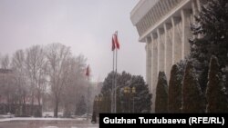 Жогорку Кеңештин имараты. 