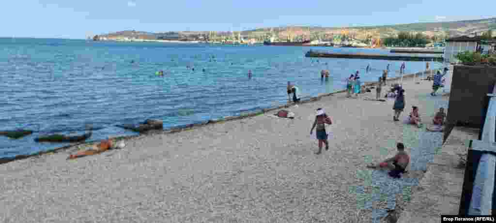 Малолюдні пляжі у Феодосії цього літа