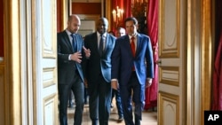 French Foreign Minister Jean-Noel Barrot, left, Britain's Foreign Secretary David Lammy, center, and US Secretary of State Marco Rubio in Paris, April 17, 2025.