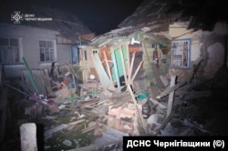 Зруйнований будинок під час обстрілу в ніч на 5 листопада 2025 року