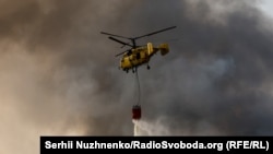 Небо над Києвом після повітряної атаки Росії. Дим і гар. Київ, 10, 2025 року