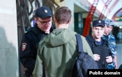 19 წლის წვევამდელი დააკავეს მოსკოვის მეტროში სახის ამომცნობი სისტემის საშუალებით.