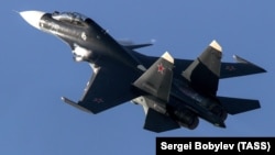 Російський винищувач Су-30СМ.