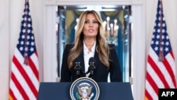 Prima doamnă a SUA, Melania Trump, face o declarație la Casa Albă pe 10 octombrie