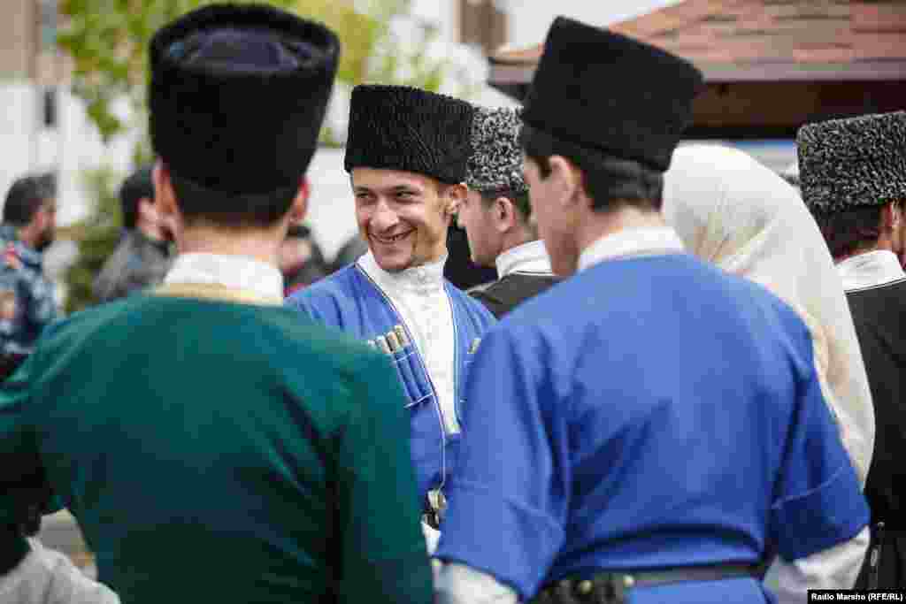 Холхазан куйнаш техкина, нохчийн духаршца кегийрхой хьийзара маса.