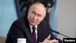 
Заяви Путіна пролунали напередодні українського Саміту миру в Швейцарії, у якому братимуть участь 90 держав і організацій. Але ця зустріч відбудеться без РФ 