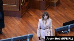 Albulena Haxhiu, anëtarja dhe deputetja e Lëvizjes Vetëvendosje.