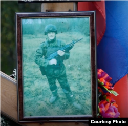 Могила Владимира Лешока