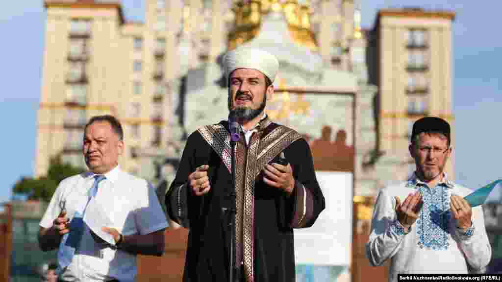 Ukrainanıñ qıtadaki qısmında Qırım musulmanlarınıñ diniy idaresi müftisi Ayder Rustemov