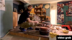 Кримськотатарський кераміст виготовляє практично все – від піал до кальянів