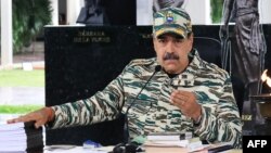 Фактический президент Венесуэлы Николас Мадуро во время встречи с высшим военным командованием в Каракасе. Сентябрь 2025 года