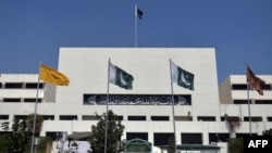 په قامي اسمبلۍ کې د واکمنو ګوندونو سیاستوالانو وویل چې باید د سولې خبرې د ملکي حکومت باور ترلاسه کولو وروسته وشي - پخوانی انځور.