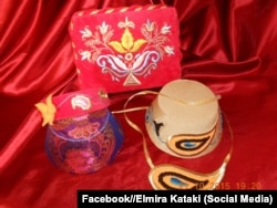 Перші роботи Ельміри