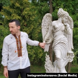 Ескендер у вишиванці