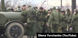 Российские военные в Крыму, архивное фото